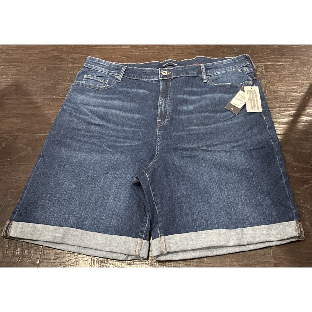 Tommy Hilfiger Womens Size‎ 22 W Denim Shorts 9 Inch Pockets Preppy Casual NEW